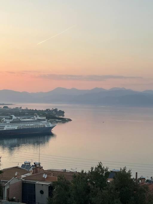 Seaview Penthouse On The Square Διαμέρισμα Αίγιο Εξωτερικό φωτογραφία